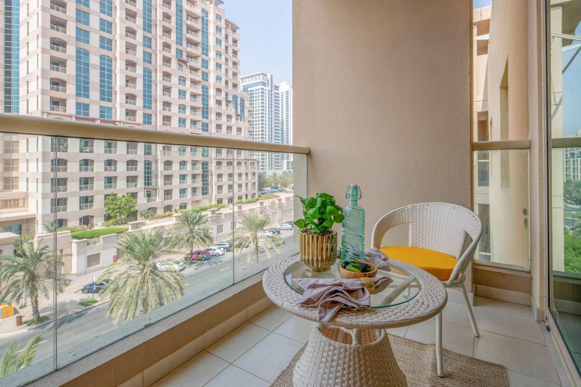 Frank Porter - Al Arta 4 Dubai